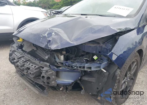 2016 Ford Focus Se z USA, uszkodzony, nr VIN 1FADP3K23GL394749